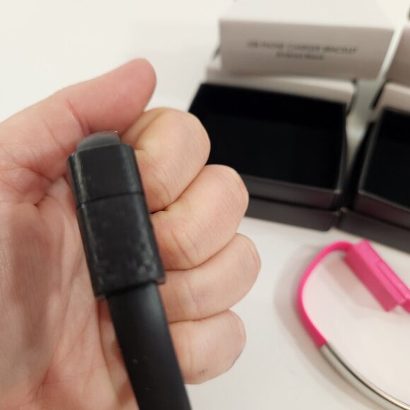 Avon USB Phone Charger Bracelet x 4 Android Black Pink NEW - Picture 4 of 11